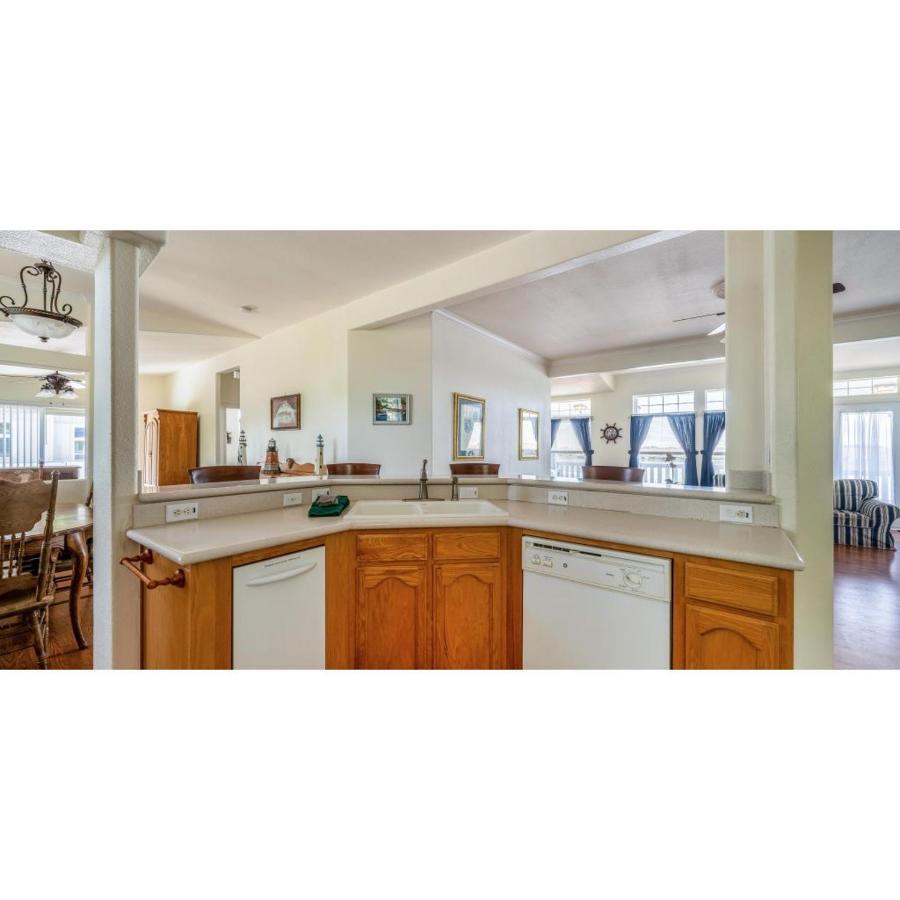 Отель Snug Harbor Rv Park & Marina Walnut Grove Экстерьер фото