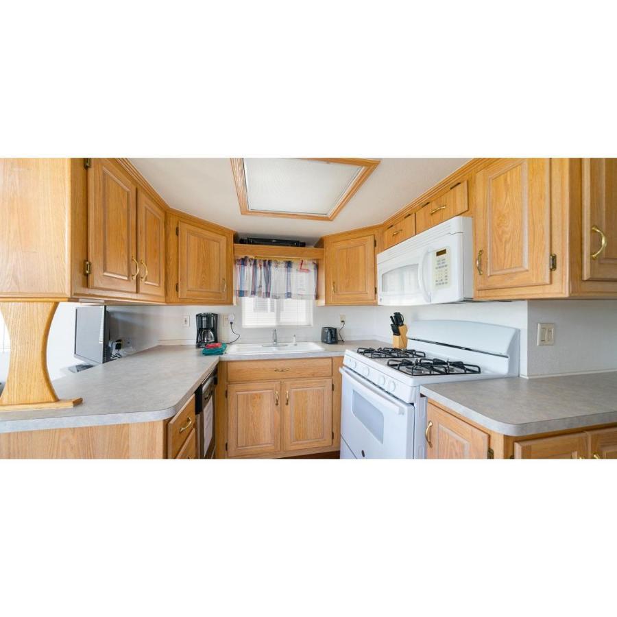 Отель Snug Harbor Rv Park & Marina Walnut Grove Экстерьер фото