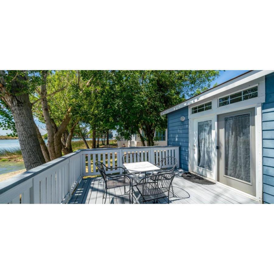 Отель Snug Harbor Rv Park & Marina Walnut Grove Экстерьер фото