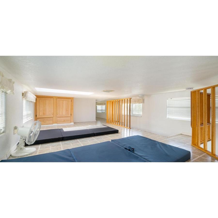 Отель Snug Harbor Rv Park & Marina Walnut Grove Экстерьер фото