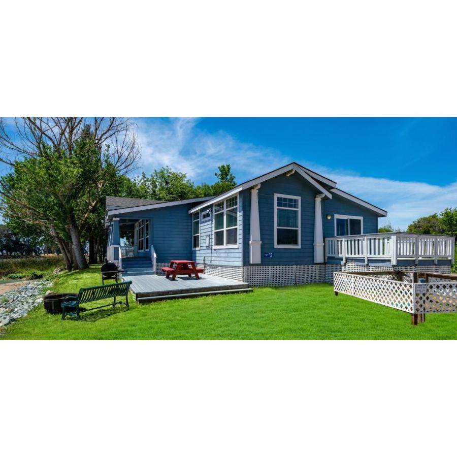 Отель Snug Harbor Rv Park & Marina Walnut Grove Экстерьер фото