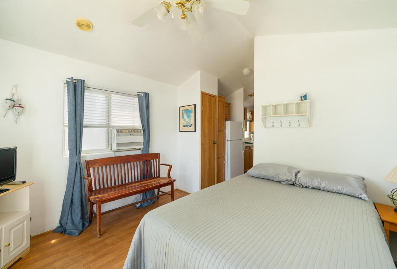 Отель Snug Harbor Rv Park & Marina Walnut Grove Экстерьер фото